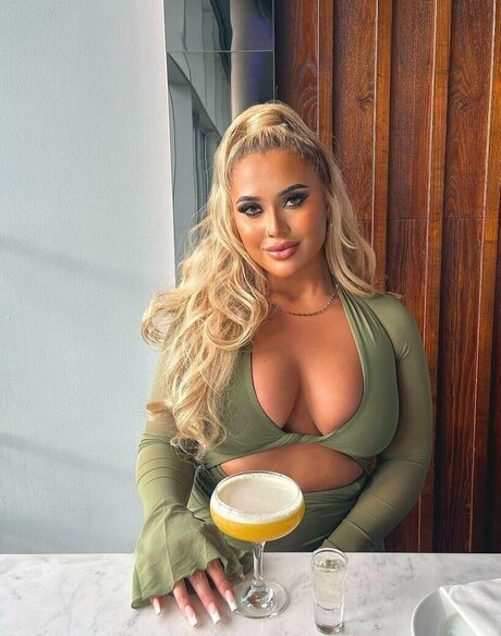 Bigboobzbarbie
