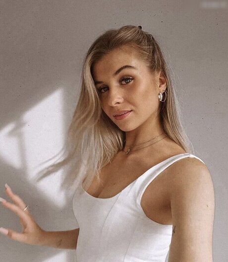 Foto di nudo di fuga di OnlyFans di Corinabrx