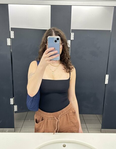 Foto di nudo di fuga di OnlyFans di Aquariusdays