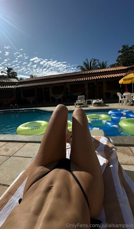Foto di nudo di fuga di OnlyFans di Julia Sampaio