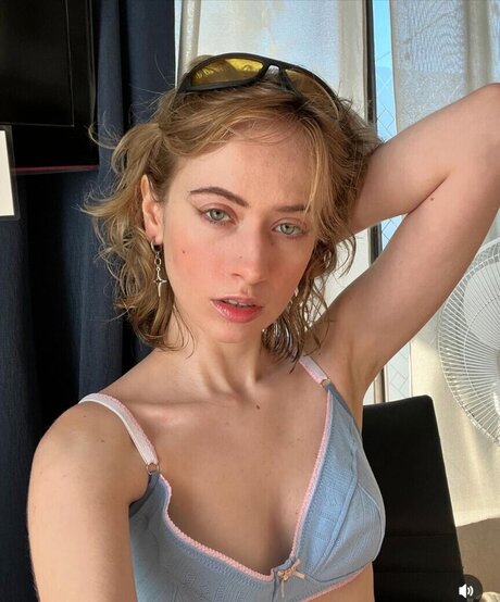 Foto di nudo di fuga di OnlyFans di Buguniverse