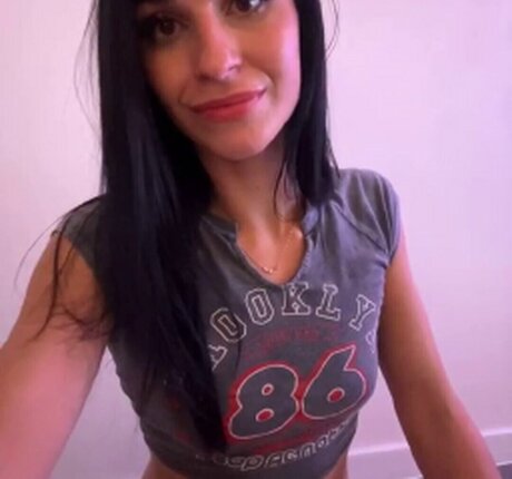 Foto di nudo di fuga di OnlyFans di Oliviiia