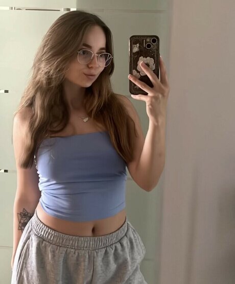 Foto di nudo di fuga di OnlyFans di Povitsliv
