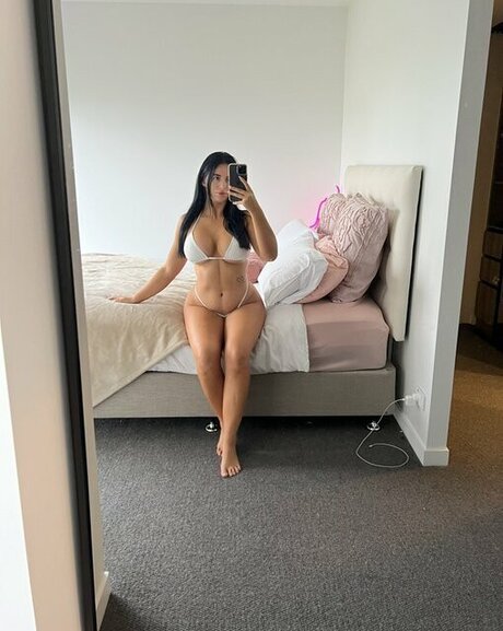 Foto di nudo di fuga di OnlyFans di Izzy Davies