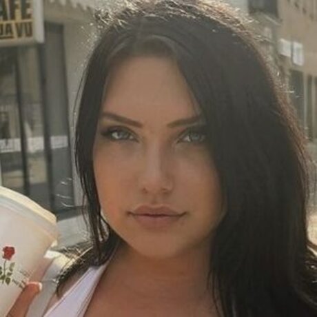 Lara.Marie.v__