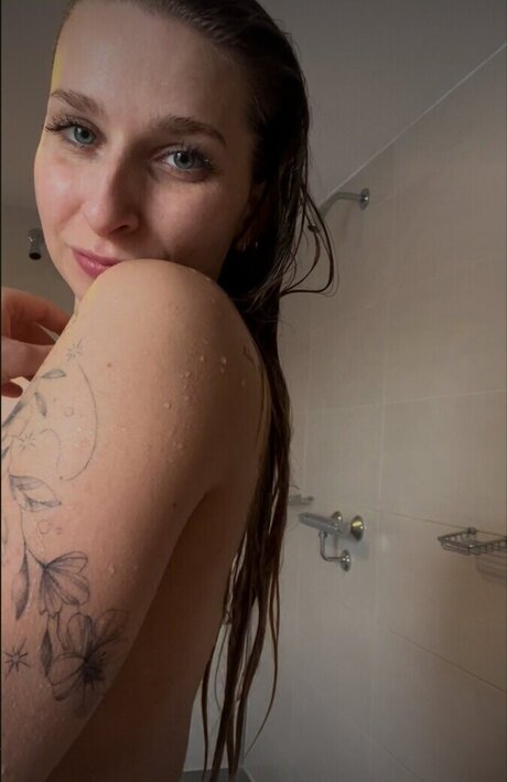 Foto di nudo di fuga di OnlyFans di Jasmnn