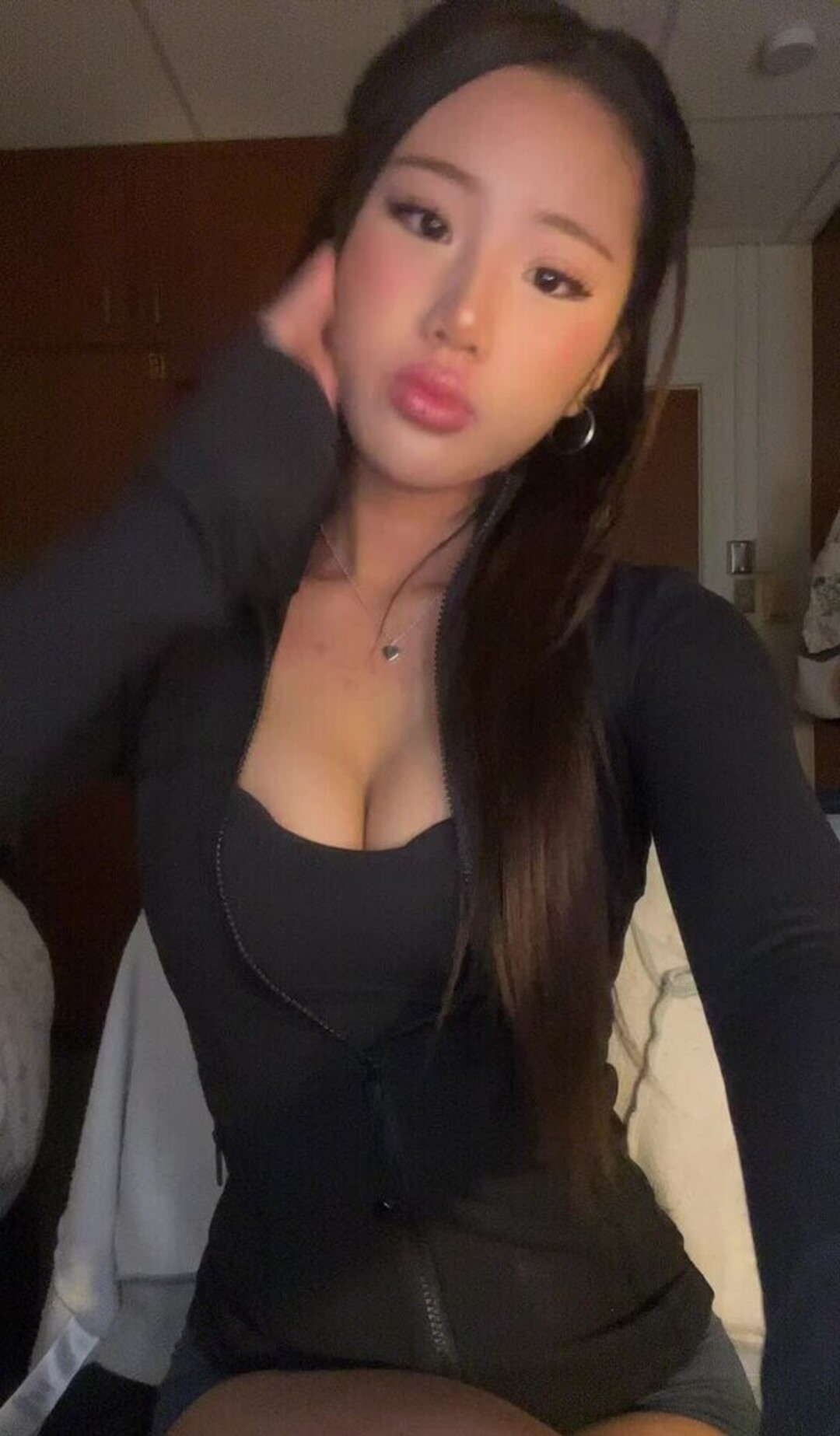 Foto di nudo di fuga di OnlyFans di Veeliette #3 Foto di nudo di fuga di OnlyFans di Veeliette #3