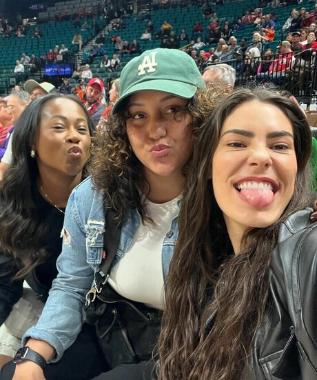 Foto di nudo di fuga di OnlyFans di Kelsey Plum Wnba Star
