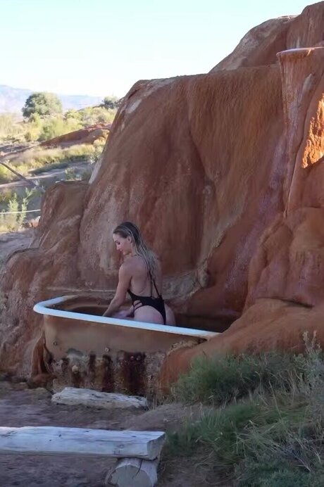 Foto di nudo di fuga di OnlyFans di Julia Baessler