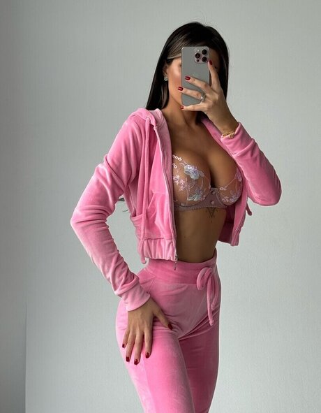 Foto di nudo di fuga di OnlyFans di Alisa Halisa