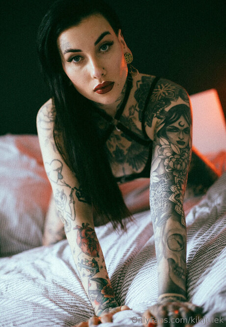 Foto di nudo di fuga di OnlyFans di Kiki Julek
