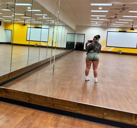 Foto di nudo di fuga di OnlyFans di Hopemfnoe