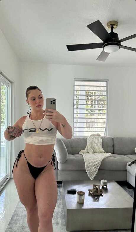 Foto di nudo di fuga di OnlyFans di Nicolecarluccii