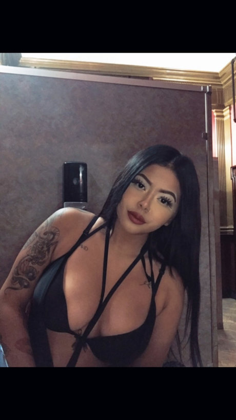 Foto di nudo di fuga di OnlyFans di Lala