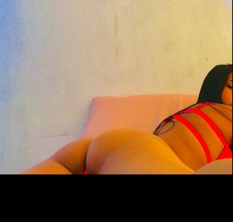 Foto di nudo di fuga di OnlyFans di Laura