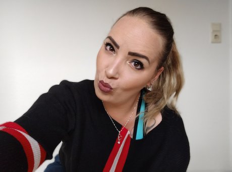 Foto di nudo di fuga di OnlyFans di  Lady Elisabeth 