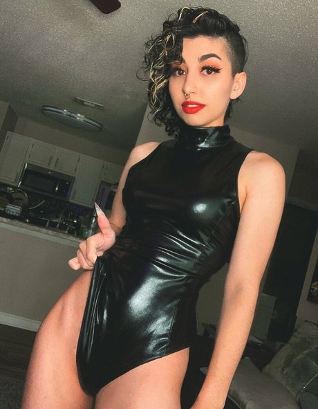 Foto di nudo di fuga di OnlyFans di Sailortabbycat