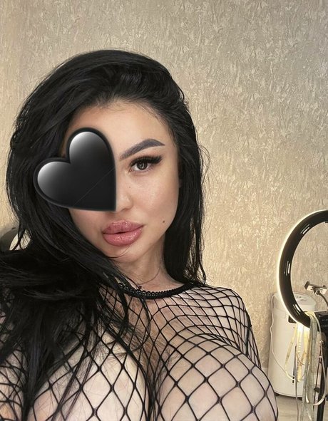 Foto di nudo di fuga di OnlyFans di Zhansaya Dakarimova