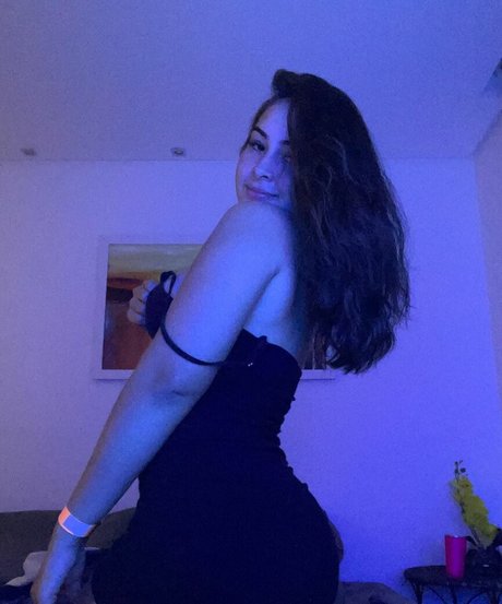 Foto di nudo di fuga di OnlyFans di Rere Schneider