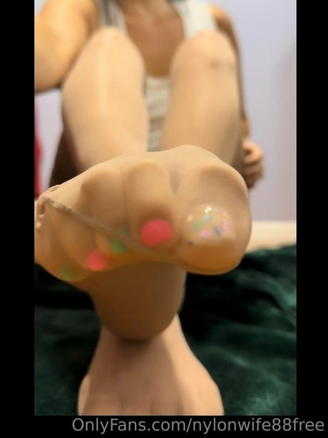 Nylonwife88free
