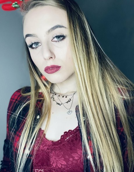 Foto di nudo di fuga di OnlyFans di Hollyclue