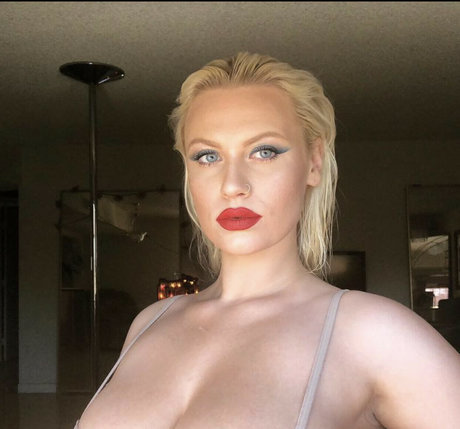 Foto di nudo di fuga di OnlyFans di Babyyliv