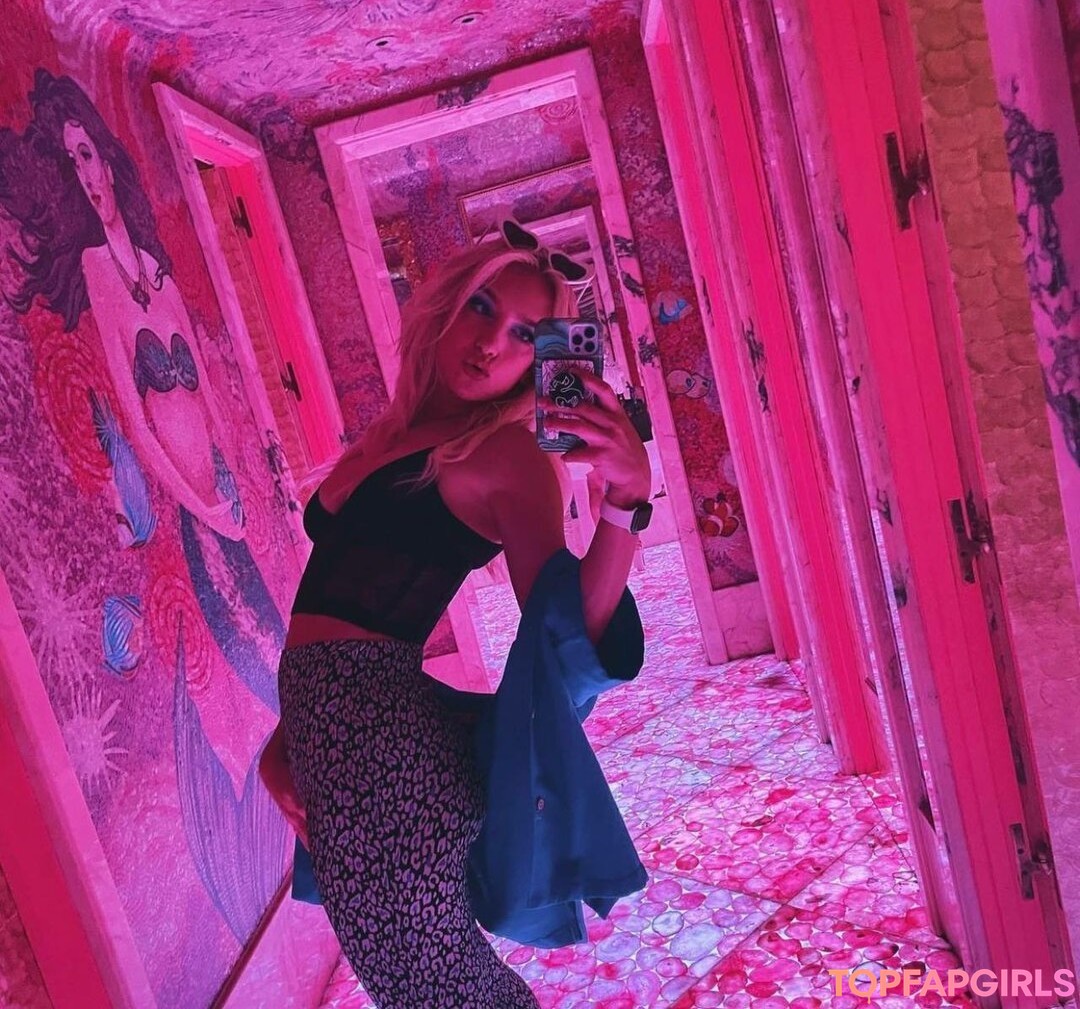 Foto di nudo di fuga di OnlyFans di Courtney Miller #101 Foto di nudo di fuga di OnlyFans di Courtney Miller #101