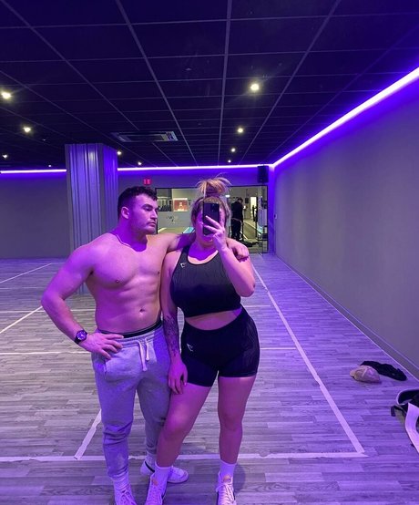 Foto di nudo di fuga di OnlyFans di Georgia