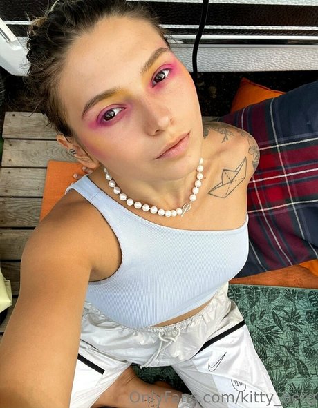 Foto di nudo di fuga di OnlyFans di Kitty Berg