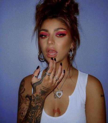 Foto di nudo di fuga di OnlyFans di Andrea Russett