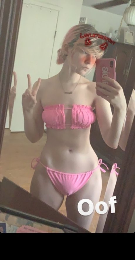 Foto di nudo di fuga di OnlyFans di Lawlietigerpony