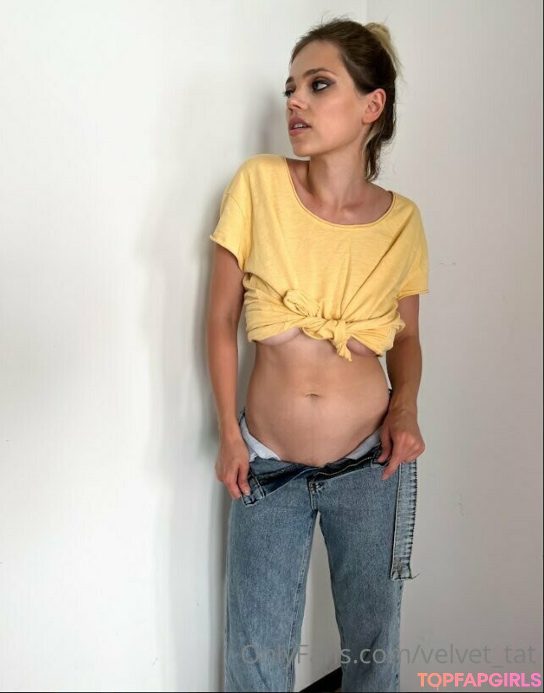 Foto di nudo di fuga di OnlyFans di Velvettat #2 Foto di nudo di fuga di OnlyFans di Velvettat #2