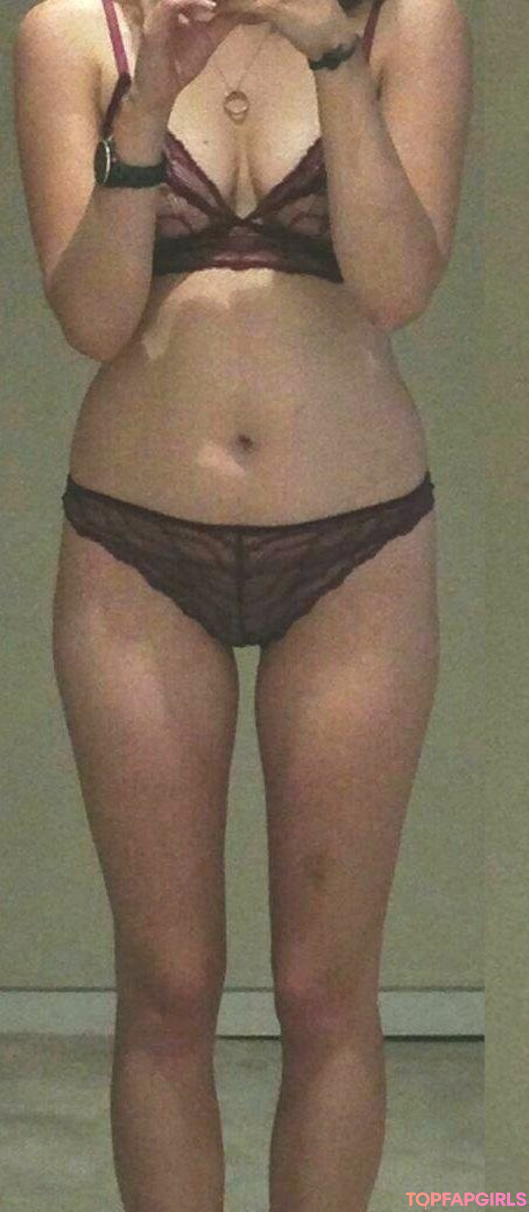 Foto di nudo di fuga di OnlyFans di Elizabeth Olsen #2 Foto di nudo di fuga di OnlyFans di Elizabeth Olsen #2