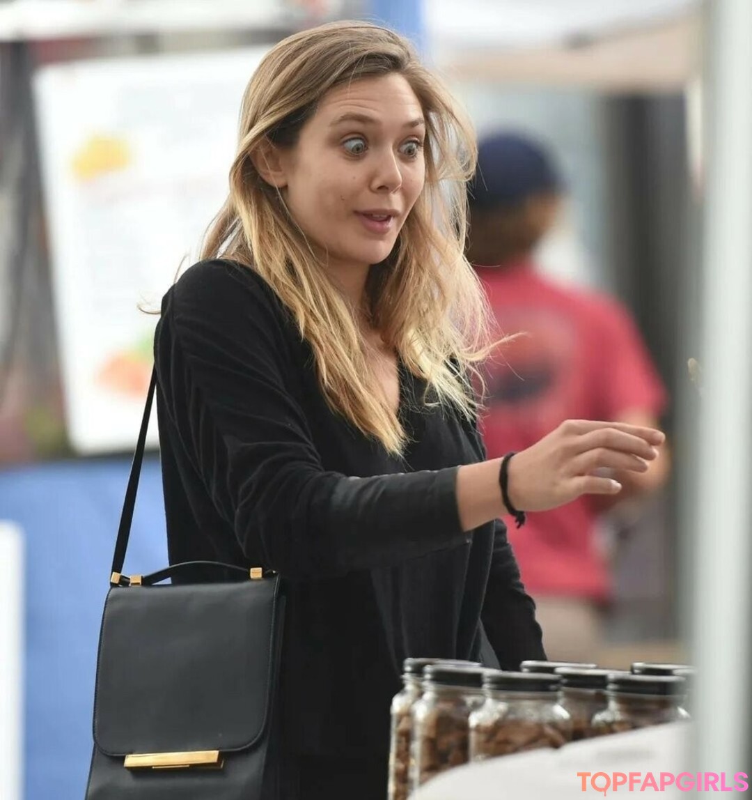 Foto di nudo di fuga di OnlyFans di Elizabeth Olsen #201 Foto di nudo di fuga di OnlyFans di Elizabeth Olsen #201
