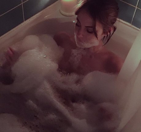 Foto di nudo di fuga di OnlyFans di Willa Holland