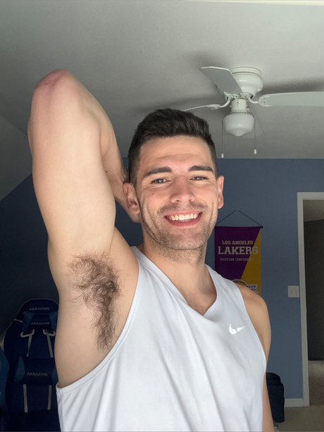 Foto di nudo di fuga di OnlyFans di Liam Jacobs  Top 1