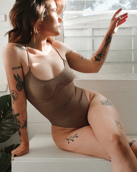 Foto di nudo di fuga di OnlyFans di L