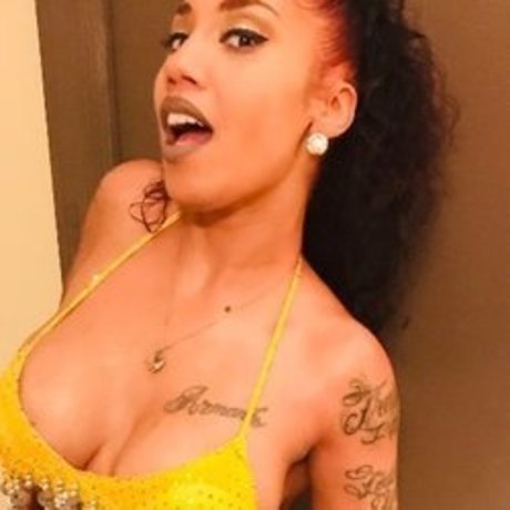 Foto di nudo di fuga di OnlyFans di Lexxxlola