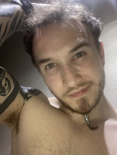 Foto di nudo di fuga di OnlyFans di Leviatanfree