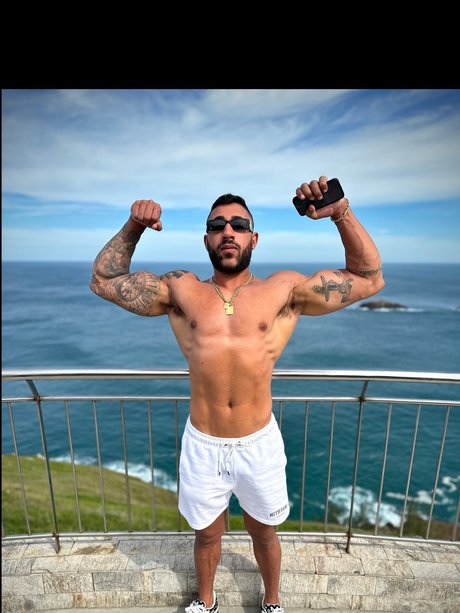 Foto di nudo di fuga di OnlyFans di Leonardo Ribeiro 