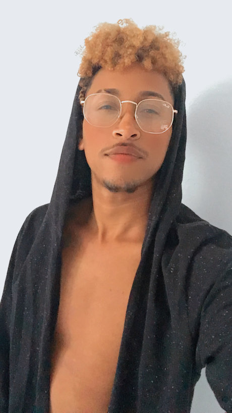 Foto di nudo di fuga di OnlyFans di Leonardo Felix