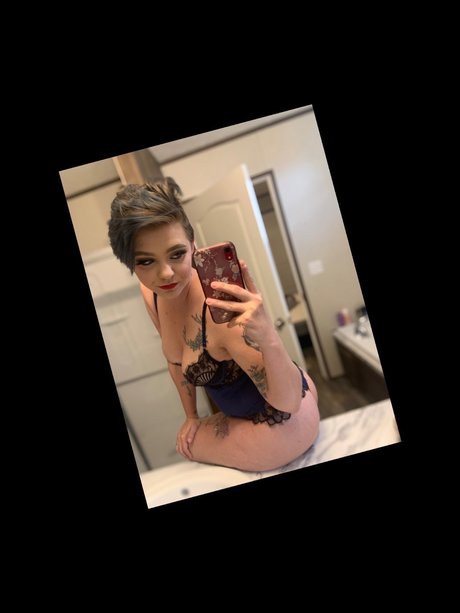 Foto di nudo di fuga di OnlyFans di Leah Baby