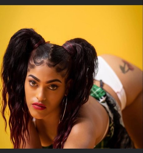 Foto di nudo di fuga di OnlyFans di Yohanna