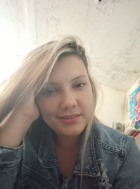 Foto di nudo di fuga di OnlyFans di Laura