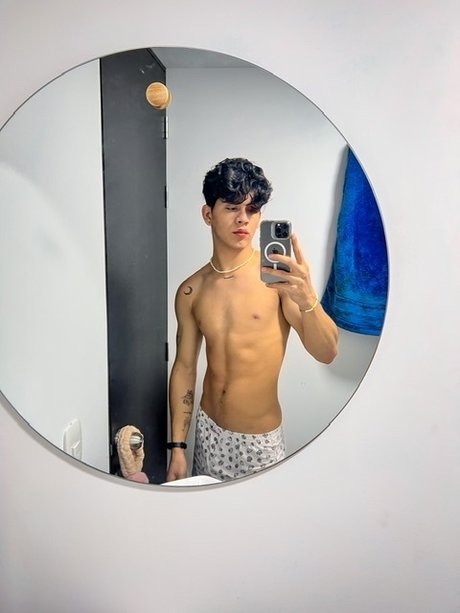 Foto di nudo di fuga di OnlyFans di Lisandroanez