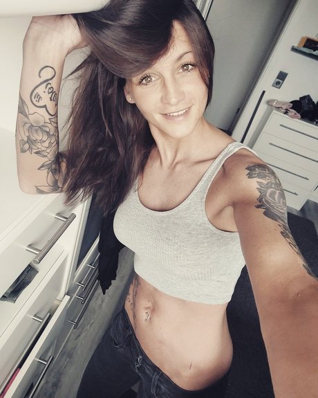 Foto di nudo di fuga di OnlyFans di Lea