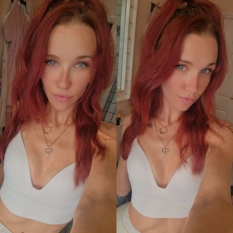 Foto di nudo di fuga di OnlyFans di Littlered96x