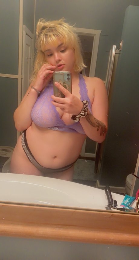 Foto di nudo di fuga di OnlyFans di Lilqbee