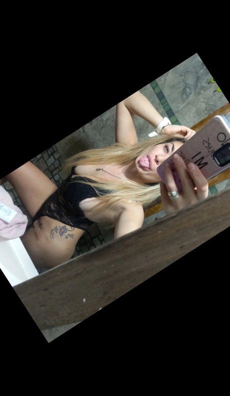 Foto di nudo di fuga di OnlyFans di Lola