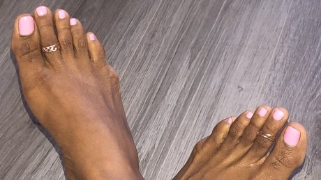 Loganfeet